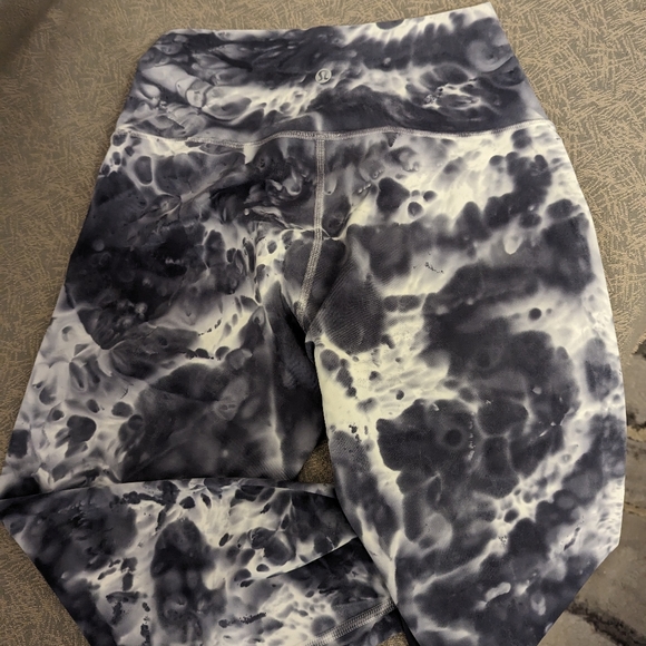 Lululemon leggings - Picture 4 of 4
